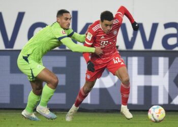 Bayern stuns Wolfsburg to reclaim Bundesliga lead