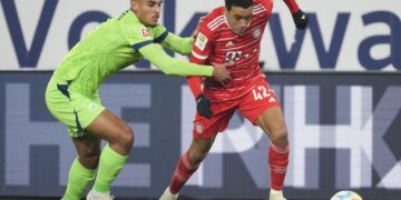 Bayern stuns Wolfsburg to reclaim Bundesliga lead