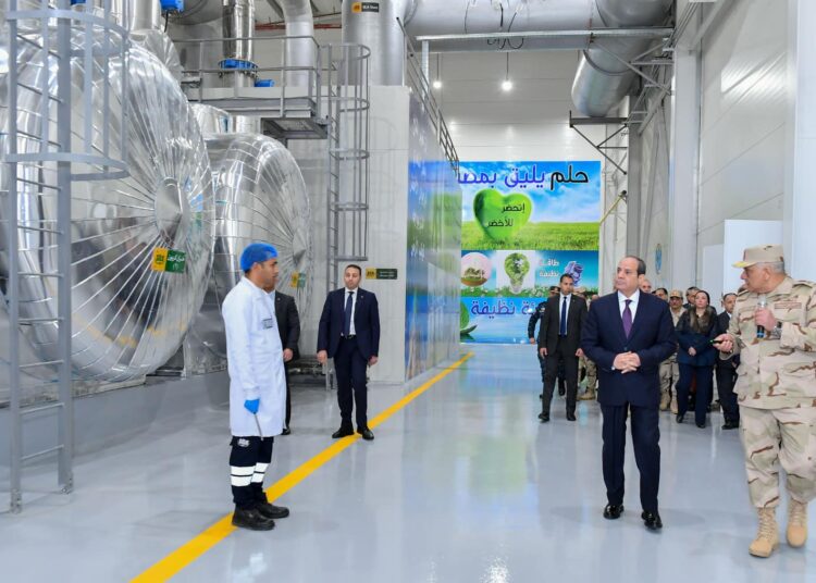 Sisi tours 2nd stage of Silo Foods Industries city 2 - Egyptian Gazette Sisi tours 2nd stage of Silo Foods Industries city 1 - Egyptian Gazette