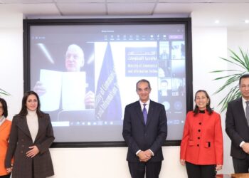 Talaat attends signing of co-operation deal with Canada’s Telfer School of Management