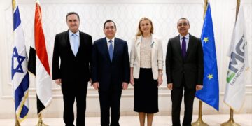 Oil minister confers with EU energy commissioner on gas projects expansion