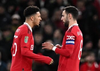 Man United finish off Forest to cruise into League Cup final