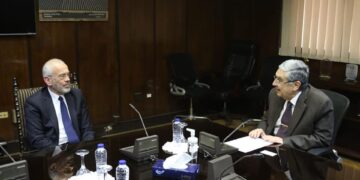 Shaker, Greek min. review power linkage project between two countries