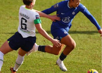 Man Utd and Arsenal slip up as Chelsea goes top of WSL