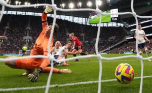 Man United stuns Spurs to go top of WSL 3 - Egyptian Gazette Man United stuns Spurs to go top of WSL 2 - Egyptian Gazette