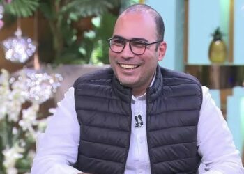 Economy from Home: Influencer lets sunlight in complicated issues