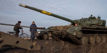 Ukraine talks further aid with US as training on modern tanks starts