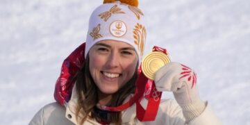 Shiffrin heads to worlds with medal records in sight