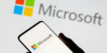 Microsoft brings Bing chatbot to phones after curbing quirks 1 - Egyptian Gazette Microsoft brings Bing chatbot to phones after curbing quirks