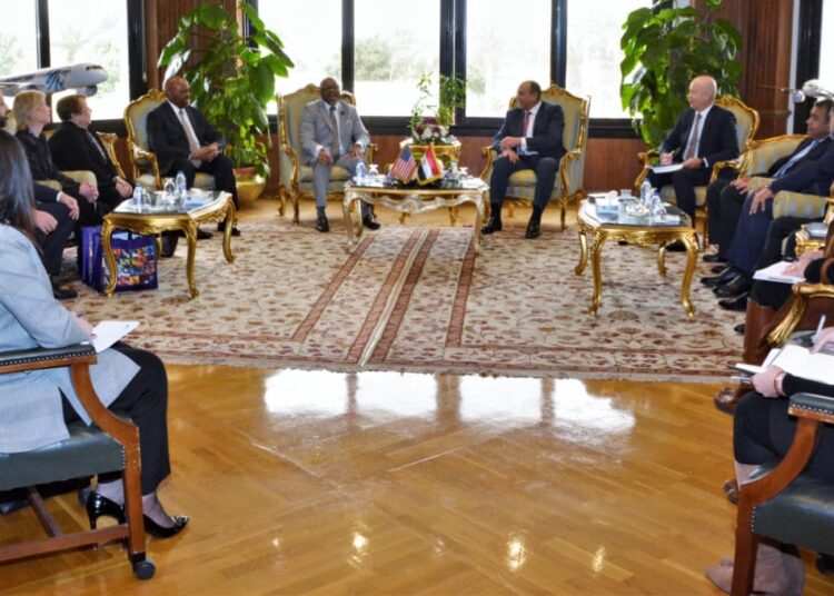 Bid to boost air transport ties with US 1 - Egyptian Gazette Minister of Civil Aviation Mohamed Abbas received on Thursday Mayor of the American city of Denver, Michael B. Hancock and his accompanying delegation.