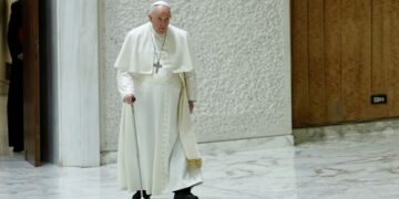 Pope Francis praying for victims of Italy migrant shipwreck