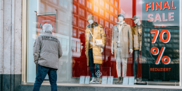 German economy shrinks 0.4% in fourth quarter, weak start to 2023 seen