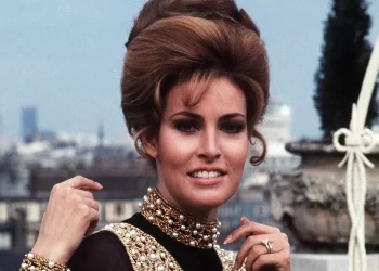 Raquel Welch: Hollywood actress dies at 82 after brief illness