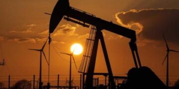 Oil rises as Russia cuts output after Western price cap