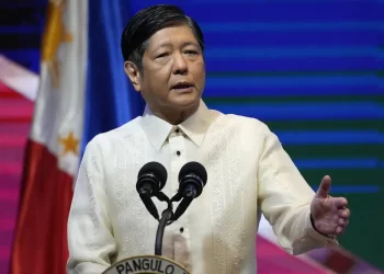 Japan, Philippines to sign plans to boost defense ties