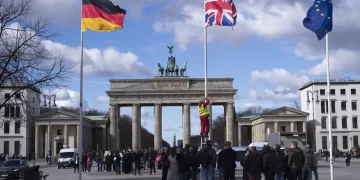 King Charles III makes world debut as tour starts in Germany 1 - Egyptian Gazette King Charles III makes world debut as tour starts in Germany