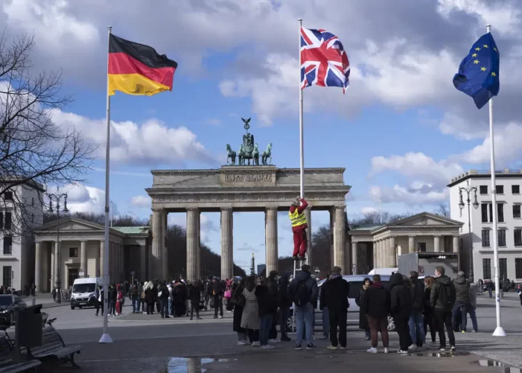 King Charles III makes world debut as tour starts in Germany 2 - Egyptian Gazette King Charles III makes world debut as tour starts in Germany 1 - Egyptian Gazette