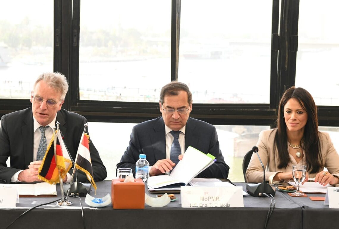 Molla: Ministry aims at providing incentives to companies willing to invest in green hydrogen 1 - Egyptian Gazette