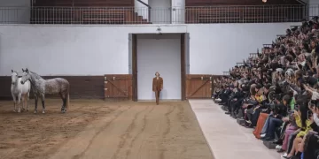 Vuitton draws stars as McCartney brings horses to Paris show 1 - Egyptian Gazette Vuitton draws stars as McCartney brings horses to Paris show