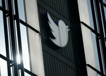 Twitter glitches as links, images fail to load