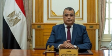 Military production min. reviews development plan of Giza Zoo, Orman Garden