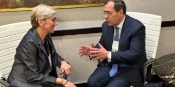 Petroleum min., WB director discuss energy transformation efforts 1 - Egyptian Gazette Petroleum min., WB director discuss energy transformation efforts