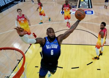 Bruins sign Pastrnak to 8-year, $90m extension