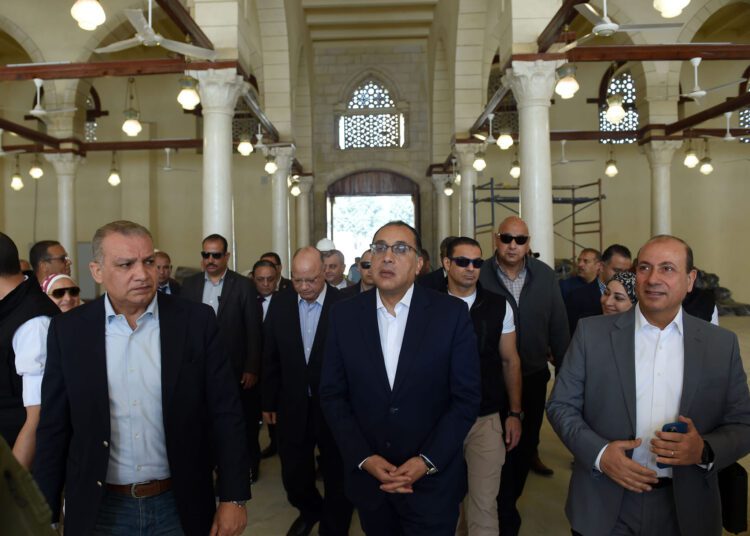 PM starts inspection tour of Fustat Gardens area 1 - Egyptian Gazette