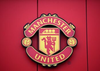 Battle to buy Man United heats up as Sheikh Jassim, Ratcliffe submit second bids