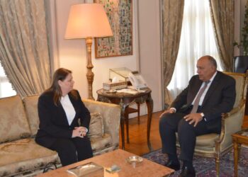 FM receives Fadwa Barghouti, wife of imprisoned Fatah leader