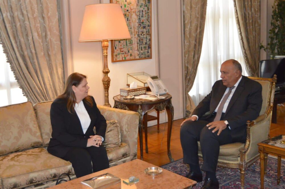 FM receives Fadwa Barghouti, wife of imprisoned Fatah leader - Egyptian ...