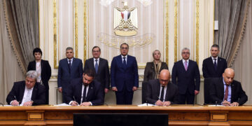 PM witnesses signing ceremony of deal between SCA, Antipollution Company