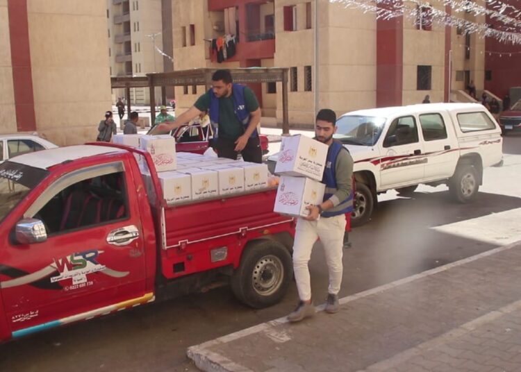 Convoy to alternative housing area 2 - Egyptian Gazette Convoy to alternative housing area 1 - Egyptian Gazette