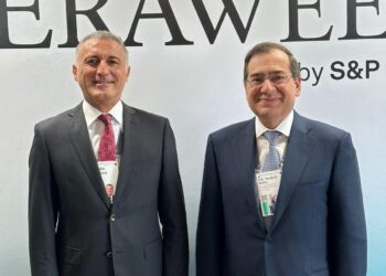 Petroleum min., Eni official discuss accelerating oil fields development