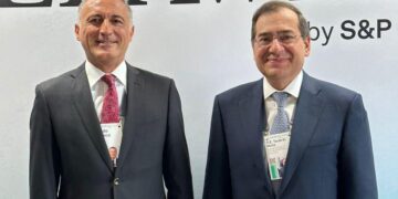 Petroleum min., Eni official discuss accelerating oil fields development