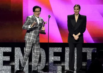 Before Oscars, ‘Everything Everywhere’ sweeps Spirit Awards