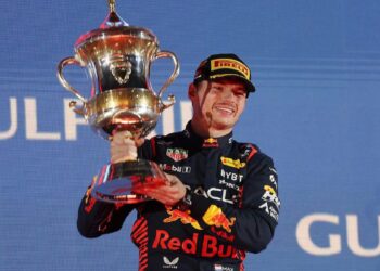 Verstappen dominates Bahrain GP
