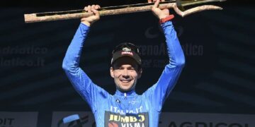 Roglie triumphs at Tirreno for winning return