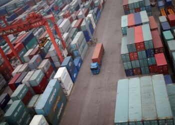 South Korea industrial output slumps