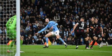 Haaland hits five to ease Man City into Champions League quarters