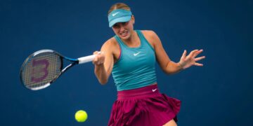 Potapova upsets Gauff in third-round Miami thriller