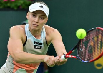 Tsitsipas, Rybakina advance in Miami Open