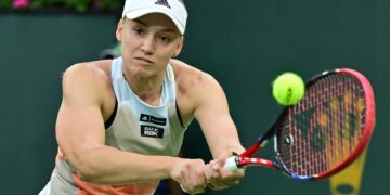 Tsitsipas, Rybakina advance in Miami Open