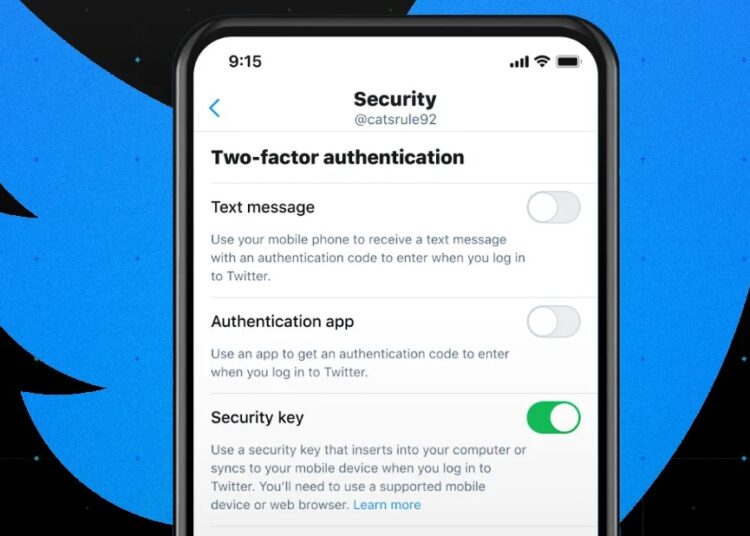 There are several ways to use two-factor authentication to log in to Twitter.