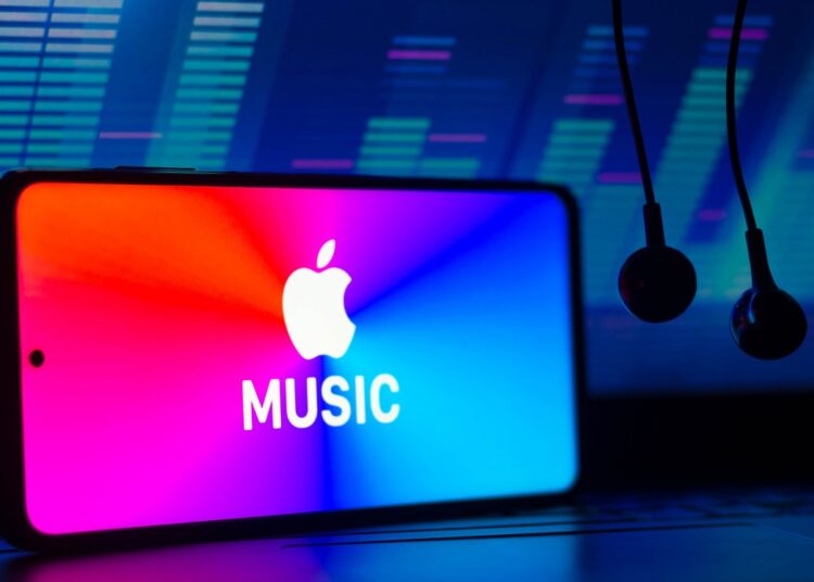 Apple backs new music startup 1 - Egyptian Gazette Apple Inc is backing a music startup launched by one of its former executives.