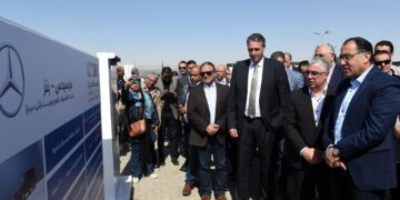 PM witnesses inauguration of Mercedes-Benz’s logistic center in Sokhna 1 - Egyptian Gazette PM witnesses inauguration of Mercedes-Benz’s logistic center in Sokhna
