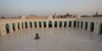 1010-year-old mosque still dazzles visitors