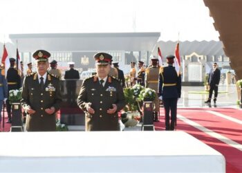 Sisi delegates defense minister to lay down wreath of flowers at memorial of Armed Forces martyrs