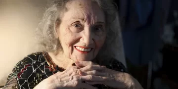 Gloria Dea, 1st magician on Las Vegas Strip, dies at age 100