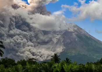 Indonesia’s Merapi volcano erupts, spews hot cloud